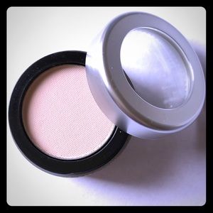 NUDE matte eye shadow